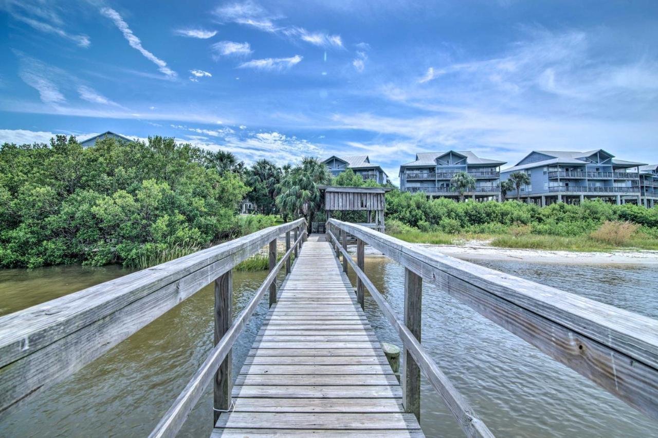Beachfront Cedar Key Retreat With Pool Access! ภายนอก รูปภาพ